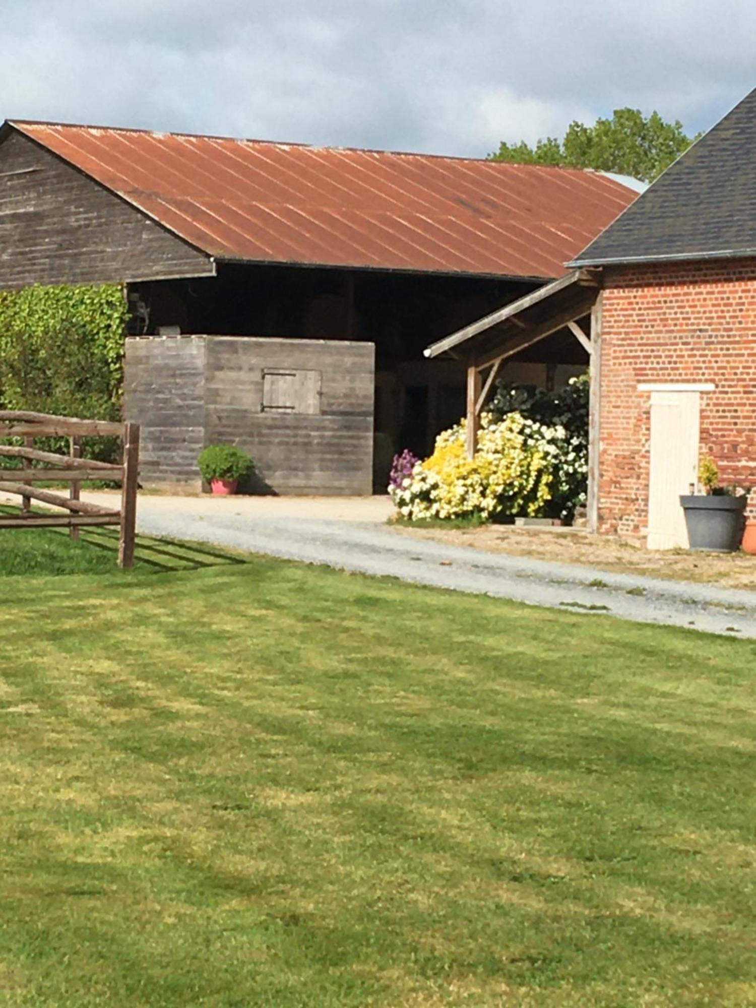 B&B Haras De La Cour Fleury Saint-Michel-de-Livet Exterior photo
